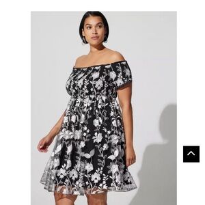 Torrid Black & White Floral Embroidered Lace Off-the-Shoulder Dress, Sz 2X 18/20